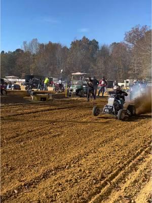 Lil motor working.  #banshee #dragracing #2stroke #atv #racing #dirtbike #dirtdrags #wheelie #banshee350 #jockey #builtnotbought #ridermod #fast #motorcycle #holeshot #Motorsport #motocrosslife #fullsendzay #fullsend 