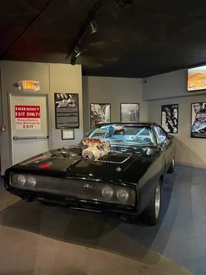 #rapidosyfuriosos #museodeautos #gatlinburgtennessee #👑👑👑👑👑👑 #sigueme_y_te_sigo #chicosamantesdeloscoches #amantesderapidoyfurioso #amantesdelvelocidad #viral#demosunroll #maquinaspesadas #motores #mejorescenaderapidosyfuriosos10 