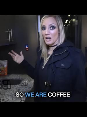 Nita Strauss shows you some of the food options in the kitchen of her tour bus!  #nitastrauss #digitaltourbus #businvaders #tourbus #guitarist 