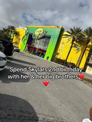 Skylars 2nd birthday at Crayola & Kidiverse in Orlando FL #crayola #crayolaexperience #kidiverse #terribletwo #happybirthday 