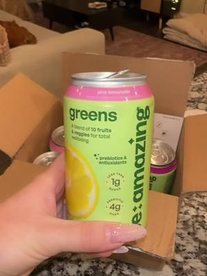 they surprisingly taste realllly reallly good😋😋 the pink lemonade flavor is yummmm #greens #greensdrink #greensdrinkreview #tiktokmademebuyit #prebiotics #antioxidants #yum #pinklemonade #vitamins 