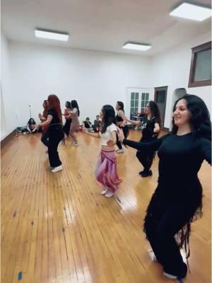 Belly Dance World @L. Brago  #teamwork #dancefusionbylylybrago #bellyhips #annysdanceschool #tijuanadanza #bellydancetijuana #bellydancemexico #bellydanceusa 