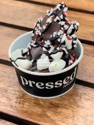 this is unreallll @Pressed #pressedjuicery #pressed #chocolatepeppermint #chocolatepeppermintsundae #sweettreats #treatyourself #dessertideas #holidayvibes 