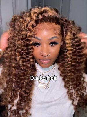 @Daules @dauleshair_official  linked in orange shoppong cart & bye-oh 🤎 #tiktokshopholidayhual #gluelesswig #wiginstall #wigstyles #wandcurlstutorial #wandcurlsonwigs #wandcurlsondeepwave 