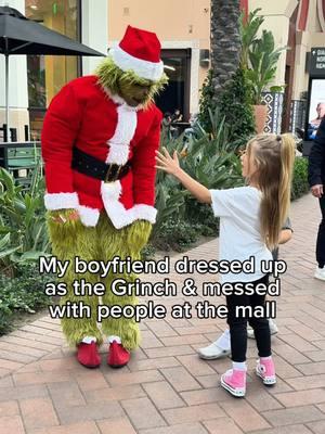 My boyfriend dressed up as the Grinch & spread joy to everyone at the mall by messing with them 🤣 w/ @ItsGoodBurgerEd #thegrinch #grinch #christmas #holidays #funny 