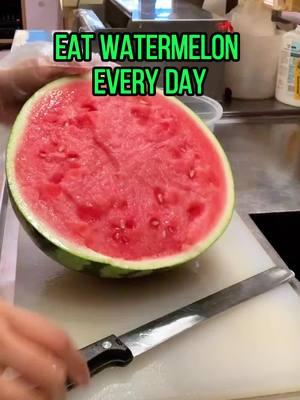 Eat watermelon everyday!#health #didyouknow #foryou #healthtips #body #fyp #nowyouknow #healthy 