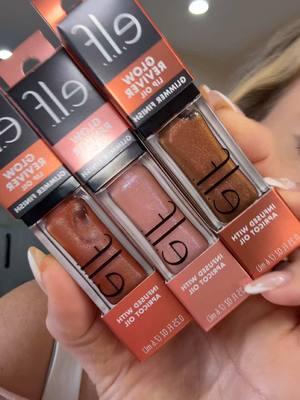 Every single shade so far is gorgeous, also 10/10 price point 👏 @elfcosmetics #elfglowreviverlipoil #elfglimmerfinishlipoil #shimmerlipoil #beautytrends #tiktokmademebuyit 