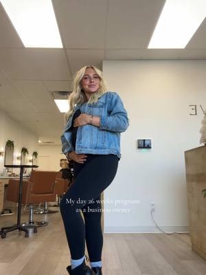 A good day. ❣️@Thrive Salon #utah #utahhair #buisnessowner #hairstylist #pregnant 