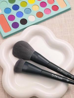 Customizing Your Perfect Foundation Shade 💄 Makeup tool: foundation brush from Dark Turquoise Vegan Pro Face & Eye Brush Set. Go to my bio to find it~~#ducare #makeup #makeupforbeginners #makeupbrushes #beauty #foru #makeuptutorial #foundation  #makeuptips #cosmetics