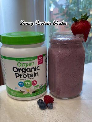 My all time favorite Protein Shake, the Vanilla flavor pairs well with everything! This berry blend has been my favorite so far excellent source of antioxidants, healthy fats, & protein. 🏋🏽‍♀️✨   . . . #HealthyOnTheGo #OrgainProtein #SuperfoodShake #superfood #berry #greekyogurt #highprotein #HealthyLifestyle #Lifestyle #FitnessJourney #WeightLossGoals #proteinshake #MealPrepIdeas #EasyRecipes #HealthyEating #LowCalorieMeals #FitnessMotivation #HomeWorkoutSnacks #protein #orgain #Macros #macro #healthychoices #HighProteinMeals #healthtok #HealthyHacks #SimpleRecipes #antioxidants #probiotics #mealreplacement #weightloss #nsync #ForYou #FYP #ForYouPage #TrendingNow #ExplorePage #oh__carolinaa  #teamwork #amigas #motivation #inspo #influencer #millennial #smoothie #Recipe #Receta #saludable 