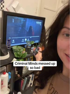 they said “it’s tv, they can’t rewind” 😂 whoops @Criminal Minds  By S10 E22, you’d think my fav show would have it together 😅 #criminalsminds #messup #acting #whoops 