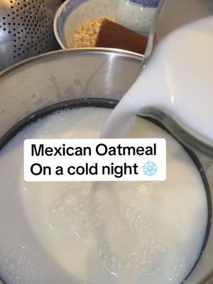 #oatmeal #oatmealtiktok #mexicantiktok #mexicanrecipes #EasyRecipe #foodietiktok #breakfast #winterrecipes #oatmealrecipes #oatmealrecipe #leche 