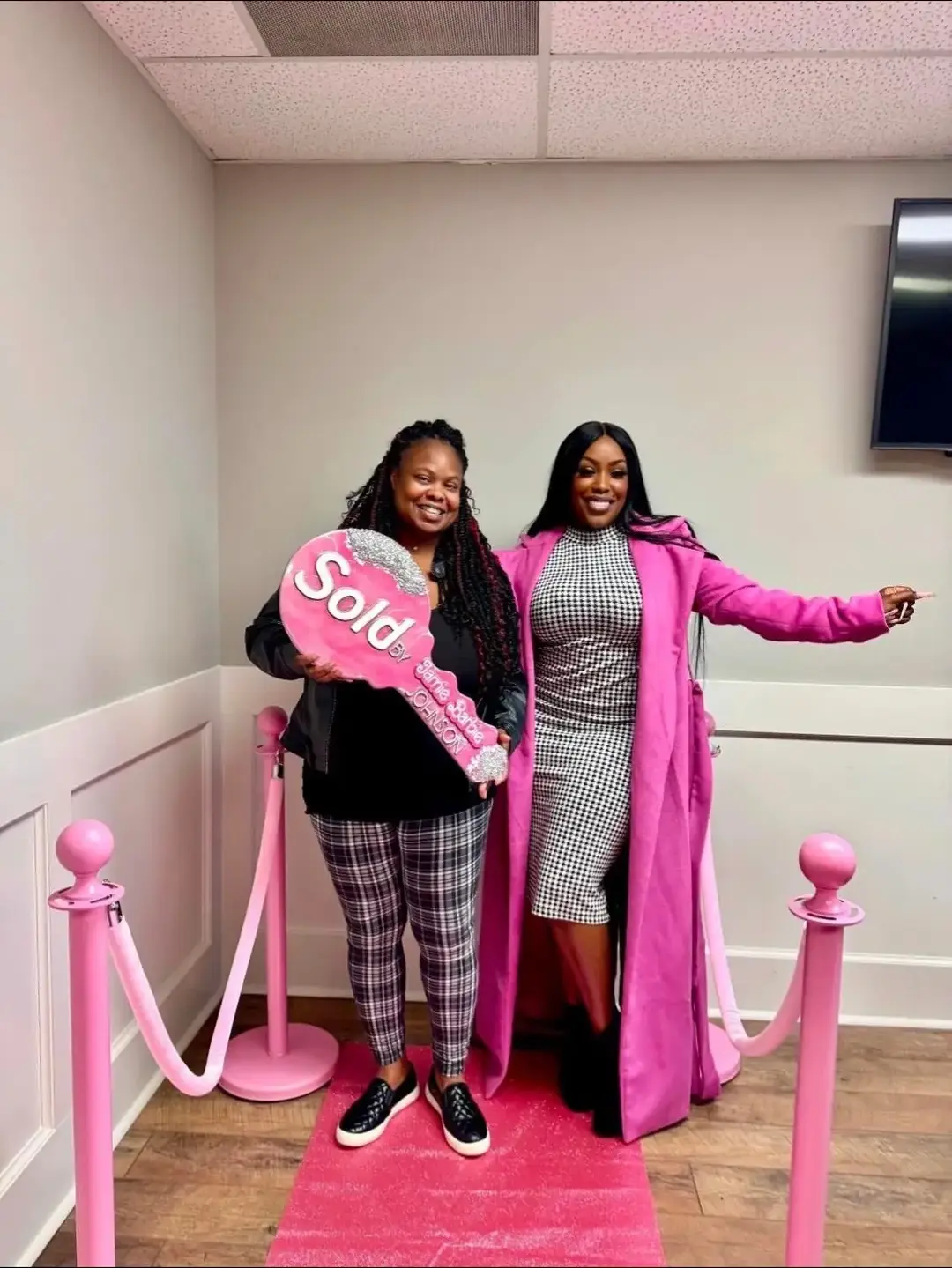 It’s CLOSING DAY!!!! Sooooo yesss I had to roll out the PINK CARPET FOR MY CLIENT! And just like that my first real estate transaction is officially CLOSED!! I just helped my client secure her first home! I’m so proud of Mrs.Taylor and I can’t wait to see how she transforms her house into a home by creating memories and traditions in a space that’s truly her own. This has been such an exciting journey, filled with hard work, determination, and a lot of heart. Helping first-time homebuyers achieve their dreams is quickly becoming one of my favorite parts of working in real estate. Thank you to my lender Joey Cummings - Guild Mortgage for assisting me in bringing this transaction to the finish line! Your hard work, clear communication, and commitment to excellence made this process seamless for my client and I. Thank you to my mentor Stuart Brooks for not just saying that you’re one call away… but actually literally ALWAYS being only one call away. Your patience, dedication, guidance and motivation truly made a difference. Being a part of the “Stu Crew” is a major FLEX! New real estate agents…. Y’all better “Get you a STU so he can show you what to DO!” And to my broker Charissa Jones thank you for always being so SUPPORTIVE, encouraging and creating a safe space for agents to be THEMSELVES! You’re really out here changing lives. Your motivation and expertise have been invaluable and I’m so grateful to have a broker who truly wants to see me succeed. I’m looking forward to more closed deals and milestones ahead! And McMichael & Gray PC thank you for making this experience so easy and personable!!! The details did not go unnoticed!  Who’s ready to be next? It starts with booking a strategy session with me. I would be honored to assist you in BUYING or SELLING your home. Book your complementary Strategy Session here: https://jamiebarbiejohnson.as.me/ I’m Jamie Barbie Johnson: Your Real Estate HOME Girl…. If you need a home…. I’m your girl!  Jamie “Barbie” Johnson Real Estate Agent  Realty One Group Visionaries  📞: 706-945-9477 ✉️: jamiebarbiejohnson@gmail.com #AugustaGaRealEstate  #FortEisenhower #AugustaRealtor  #AugustaRealEstateAgent #ClosedDeal #FirstHome #ProudRealtor #DreamHomeJourney