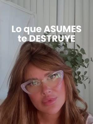 Asumir significa discutir! Cuéntame, que asumiste en tu relación y terminó siendo algo totalmente distinto?  #relacionesamorosas #novios #parejas #mujeres #solteras #matrimonio #hombres #yoapuestoati #rivkahforeman #apuestoati_ #feminidad #inteligenciaemocional #apuestoati #fyp #fypp #fypシ゚viral🖤tiktok #fypviral 