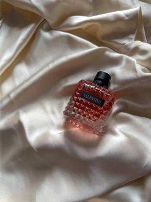 Whether you’re shopping for the perfect gift or treating yoursef @Valentino.Beauty Donna Born in Roma is the new it girl scent that everyone will love💕  . @sephora #fragrance #donnaborninroma #giftedbyvalentinobeauty #ladyofleisure #luxurylifestyle #perfumetiktok #perfumetok #blackwomeninluxury #blackgirlswhoblog #browngirlblogger #elegantblackwomen #womenwithstyle 