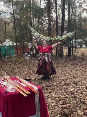 My friend @Ace Elardo bubble show at @Yule Viking Festival / Uppsala.  #vikingfest #vikingfestival #yulevikingfestival #yulefestival #yule #renaissancefestival #renfaire #bigbubbles #bubbles #bubbleshow 