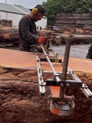 #Repost 🎥 from @rosehardwoodsandsteel Putting the Granberg Alaskan Mill to work, turning massive logs into stunning slabs at the XXL Event! 🔥💪 Nothing beats the satisfaction of milling your own lumber and seeing the wood’s true beauty come to life. 🌲✨ 🧰 Products in Action: ✅ Granberg Alaskan Mill ✅ Serious milling skills! 💥 What would you create with slabs like these? #madewithgranberg #alaskanmill #customwoodworking #woodmilling #sawmilllife