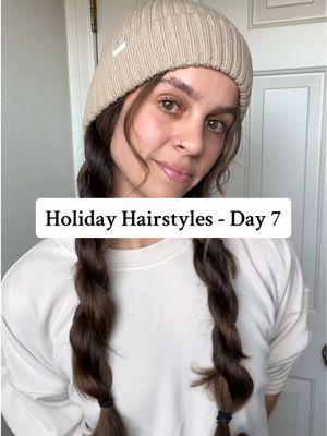 I love a Charlie Brown Christmas…and a cute beanie hairstyle 🎄 #beaniehairstyle #charliebrown #linus #christmas #holidayhair #easyhairstyles #cutehairstyles 