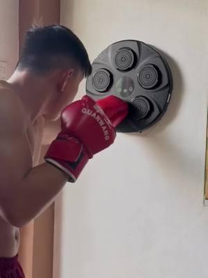 Let’s go 🥊 🥊 🥊 boxing #boxing #fitness #boxingtraining🥊 #boxingday #boxing🥊 #boxingfans #boxingmachine #musicboxingmachine #boxinglife #boxingmachinechallenge #funny #foryou #usa_tiktok #usa #foryoupage #boxingtraining #holdbody 