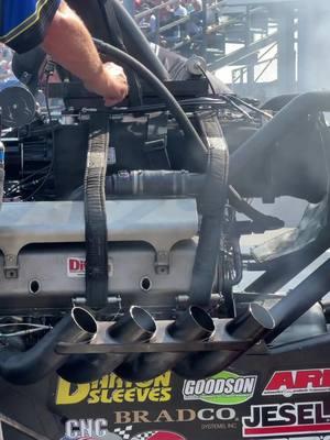 If that doesn’t get your blood pumping…!! #dragracing #nhra #nitro 