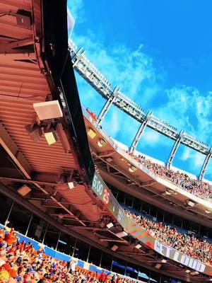 Broncos vs Colts #denver #denverbroncos #sundayfunday #colts #broncos #football #footballnight #empowerfieldatmilehigh #empower #stadium #broncosstadium #colorado #milehigh #milehighcity #2024 #tritsie #tritsiearletesfamily #tritsiearlete #arlete #themilehighfamily #milehighfamily  #coors #coorsbanquet 