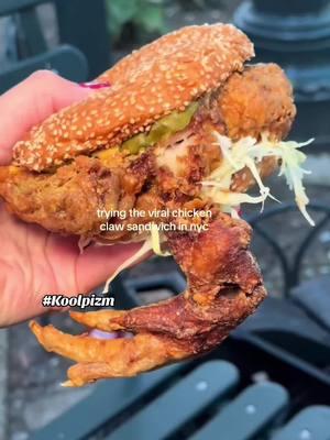 Oh no no no no no #koolpizm #chicken #sandwich #BlackTikTok #food #FoodLover #friedchicken #chowtime #funnyfood #OhNo 