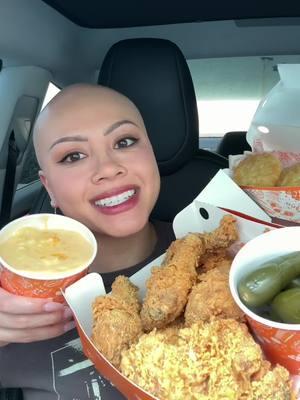 eating Popeyes in the car 😍 #popeyes #friedchicken #foodasmr #fastfood #Foodie #foodtiktok #mukbang #fypシ #eating 