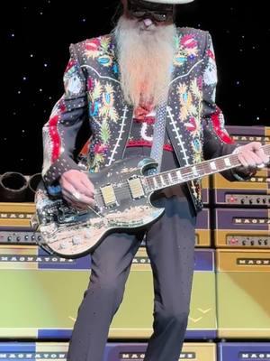 👏 ZZ Top 🔥🎸🔥@ZZ Top #zztop #billygibbons #guitarists #guitartok #electricguitar #fyp #fy #80smusic #bluesrock #songs #jesusjustleftchicago #electricguitar #bluesguitar #riffsandruns #2024 #worldtour @Billy F Gibbons   