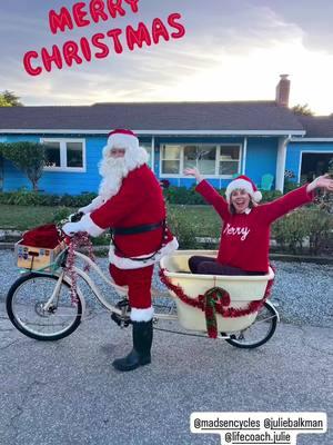 🎅🏼🧑🏼‍🎄 Hohoho and Merry Christmas from this MADSEN owner in Santa Cruz, CA! Looks like the real Santa to me!  #santacruz #madsencycles #cargobike #christmasbike #abicyclecandomore 