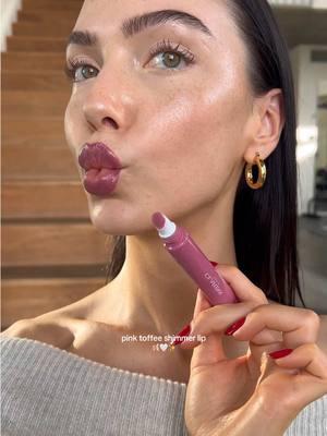 using: @Clarins Official lip perfector (toffee pink shimmer)  — #grwm #clarinspartner #makeup #lip #fyp #foryou #getreadywithme #lipgloss 