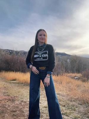 Still obsessed with this fit!🤩🤩🤩 @Saved Sage Mercantile  @Ranch and Famous Boutique  #ranchgirlfriend #westernfashion #westernstyleinspo #westerninfluencer #westernootd #graceemcreynolds #rafterarrowb #beagoodperson #giveallglorytogod 