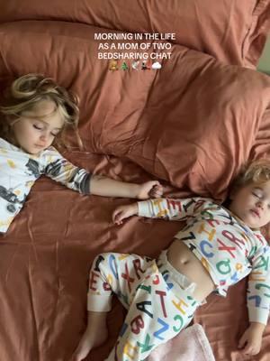 Do your kids run into your room to wake you up?  #Vlogmas #ditl #sahm #bedsharing #cosleeping #familybed #romanticizemotherhood #CleanTok #romanticizeyourlife #Vlog #