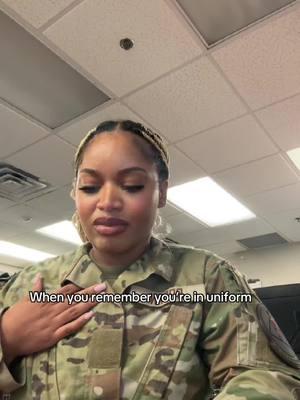 Gotta be professional and all    #airforce #bmt #amn #army#navy #navyseal #marines #military #miltiktok #militarytiktok #miltok #militarygirl#militarygirls#airmen#usaf#nco#e4mafia#militarywomen#enlisted 