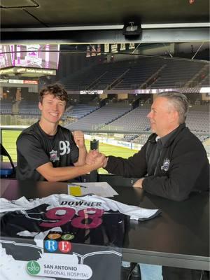 My first PRO contract ✍🏼  From the Streets to the Stadium, beyond excited for this challenge with @Empire Strykers 🤝 12 years ago I was told I was too old to go Pro, but then I found street football. 3 years ago I miraculously survived following life saving surgery and was told I may not play again following a collision on a football pitch..  2 years ago I survived a second life saving surgery..  and today we are here! Achieving a childhood dream  💭  It is a big challenge to adapt to MASL but like every challenge we approach it with patience, persistence and complete focus. I am excited for what is to come and for this season of football in 🇺🇸  ( and I will ofcourse maintain my training for Street Football + the content, I will be learning so much here with the team, from the quality players and coaches that I aim to implement on the streets and to share with you all! )  But for now, a thank you to all that support, let’s keep raising the levels together and let’s keep taking these challenges 🚀💜 #98 #EmpireStrykers #MASL #InlandEmpire 