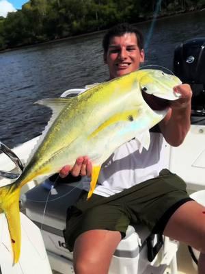 @rob_n_reel caught this awesome jack on the patriot hellcat rod🔥🔥🔥 #catchthefever #ctfnation #premiumgear #nextlevel #fisherman #angler #fishtok #patriot 