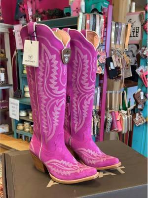 Ariat Haute Pink Casanovas Now $205 ‼️ Just Choose Size and Add to Cart 🤠 Open till 8PM#thechandelierroseboutique #nataliatexas #shoplocal #shopsmall #ariat #ariatboots #ariatcasanovaboots #westernboots #suedeboots 