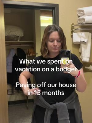 How we stick to our budget on vacation (day 2!) #wisconsindells #greatwolflodge #vacationonabudget #budget #payoffdebt 