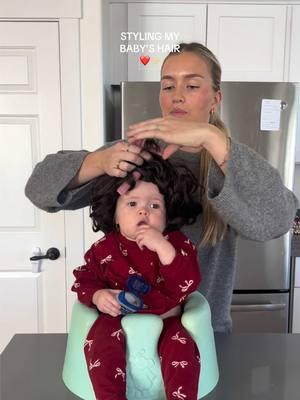 What do we think??? Ahhh #babyhairstyle #toddlerhairstyle #bbayhairideas #youngmomsoftiktok #youngmomlife 