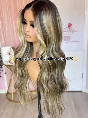 Glueless wig  . #wigtok #gluelesswigs #naturalwigs #peluca #naturalwig #wigsforhairloss #syntheticwig #gluelesswig #haircrown #wig 