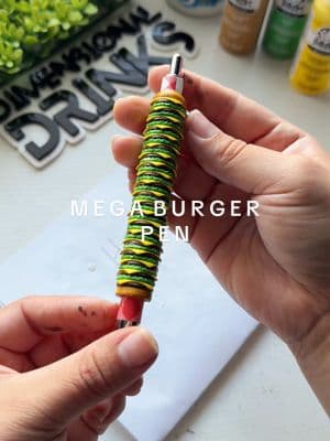 Replying to @Chips Pickles and Cheese these 3D pens are so much fun! Get your blank pen sleeves at Dimensional Drinks 🥤 . . . . #dimensionaldrinks #functionalart #maximalism #crafter #crafting #burger #fakefood #foodart 