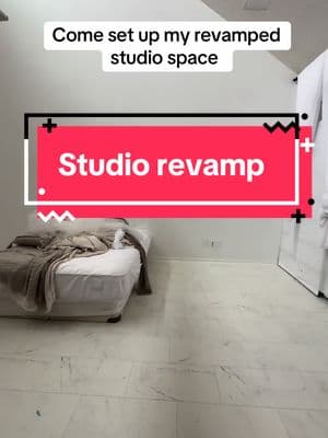 Come do a studio revamp with me! It was time for the boho to go! #photographer #photography101 #learnphotography #photographytips #studiophotoshoot #lifestylestudio 