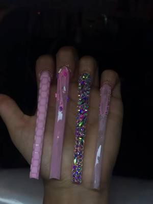 💞 I know y’all see this gloss 🥺 • •• → #splashxo #xxlnails #pinknails  