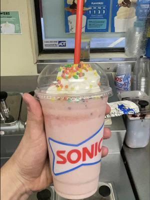 New Paris drink but a cream slush #fypシ゚viral #pov #parishilton #fyp #foryou #papasfreezeria #sonic #fastfood #drivethru #milkshake 