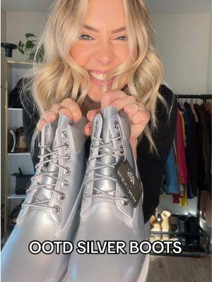 if you like it, wear it!!! silver boots @Timberland sparkly pants @target fur coat @Dolls Kill #OOTD #grwm #silverboots #silvershoes #silveroutfit #fyp #ifyoulikeitwearit #letshaveaday 