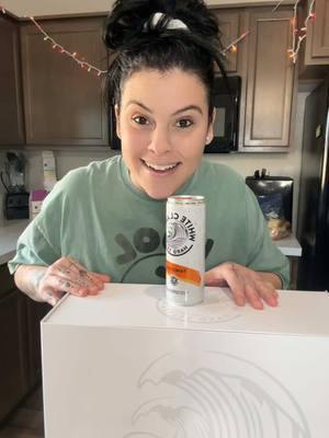 Replying to @🎁🎄JermCar1985🎄🎁 Day 18 White Claw Christmas #25daysofwhiteclaw #whiteclawadventcalendar_ #whiteclaw #whiteclawchristmas #clawthirty #whiteclawlady 