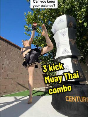 Can you keep hour balanced? 🔥 3 kick Muay Thai combo 🔥 #muaythai #thaiboxing #nakmuay #kickboxinggirl 