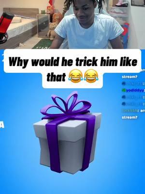 Bro raged at the end 😂 #streamer #trippinzee #funnytiktok #virtiktok #fortnite #omg #fypシ #fyp 