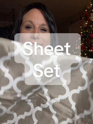 King size sheets for a great price.  They come in several colors.  Calaforinia king all the way down to a twin.  #sheets #softsheets #bestsheets #bedsheets #TikTokShopCreatorPicks #christmasideas #christmasideas #giftguide #christmasgift #tiktokshopholidayhaul #viral #fypシ゚viral #fyp #christmas2024 #fastshipping 