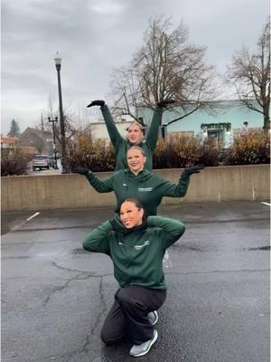 holiday countdown begins👀 #oregondanceteam #goducks #UO #D1 #oregondance #duckdancers #TeamNike #holidaycountdown 