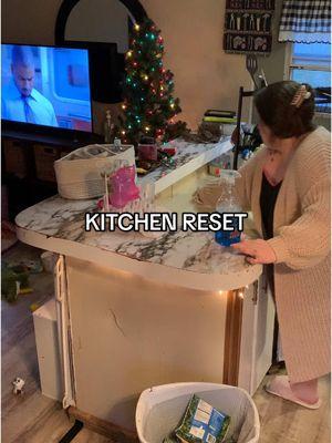 #sahm #kitchen #clean #dishes #dishesinthesink #cleanwithme #kitchenreset #cleaningtok #CleanTok #washingdishes #kitchennightmare #messy#dishesfordays #messykitchen #cleaningtiktok #cleaning #cleaningmotivation #motivation #sahmsoftiktok #realistic #realisticmomlife #realisticcleaning #MomsofTikTok #postpartum #sahmlife #momlife #postpartumjourney #girlmom #2under2 #postpartumrecovery #sahmtok #trailer #mobilehome #singlewide #trailerlife #fyp #foryoupage #foryou 